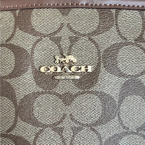 NWT COACH SIGNATURE CITY TOTE HANDBAG SHOULDER BAG - Picture 2 of 9